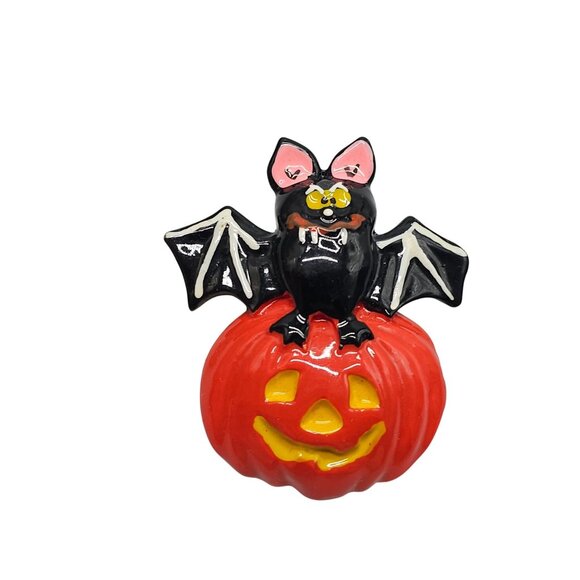 Vintage Painted Halloween Bat Pumpkin Brooch Pin - Picture 1 of 4